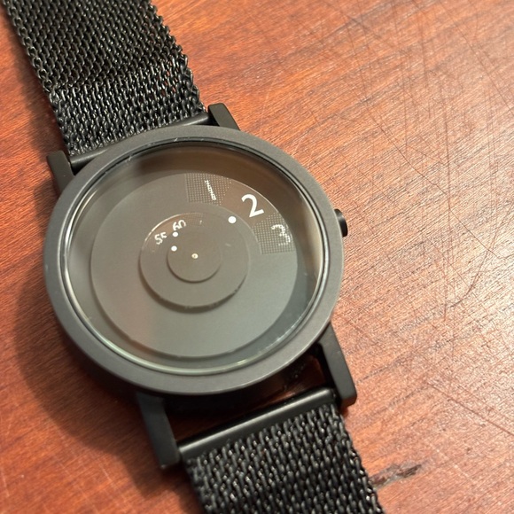 Minimalist Black Mesh Strap Watch